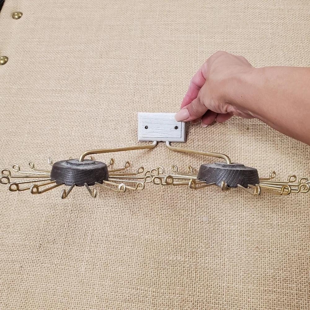 Vintage Swank Wall Mount Rotating Tie Rack Holds 36 Ties